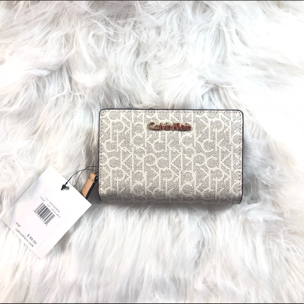NWT. CALVIN KLEIN WALLET ❤️❤️❤️